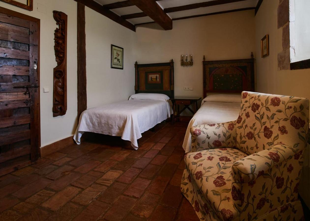 Posada De San Millan เซปุลเวดา ภายนอก รูปภาพ